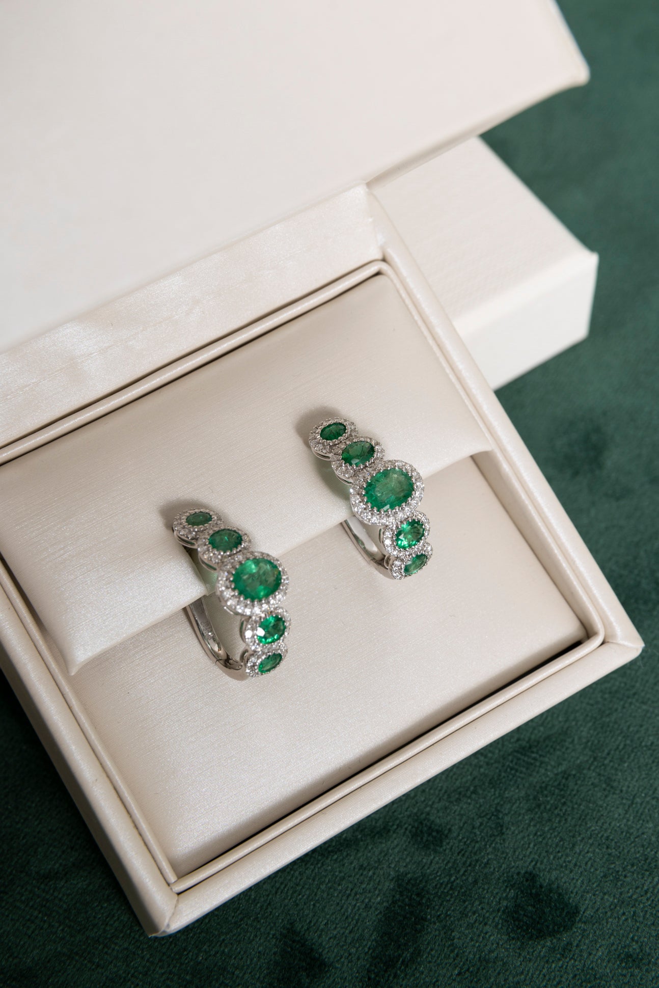 Pendientes Aros de Esmeraldas y Diamantes