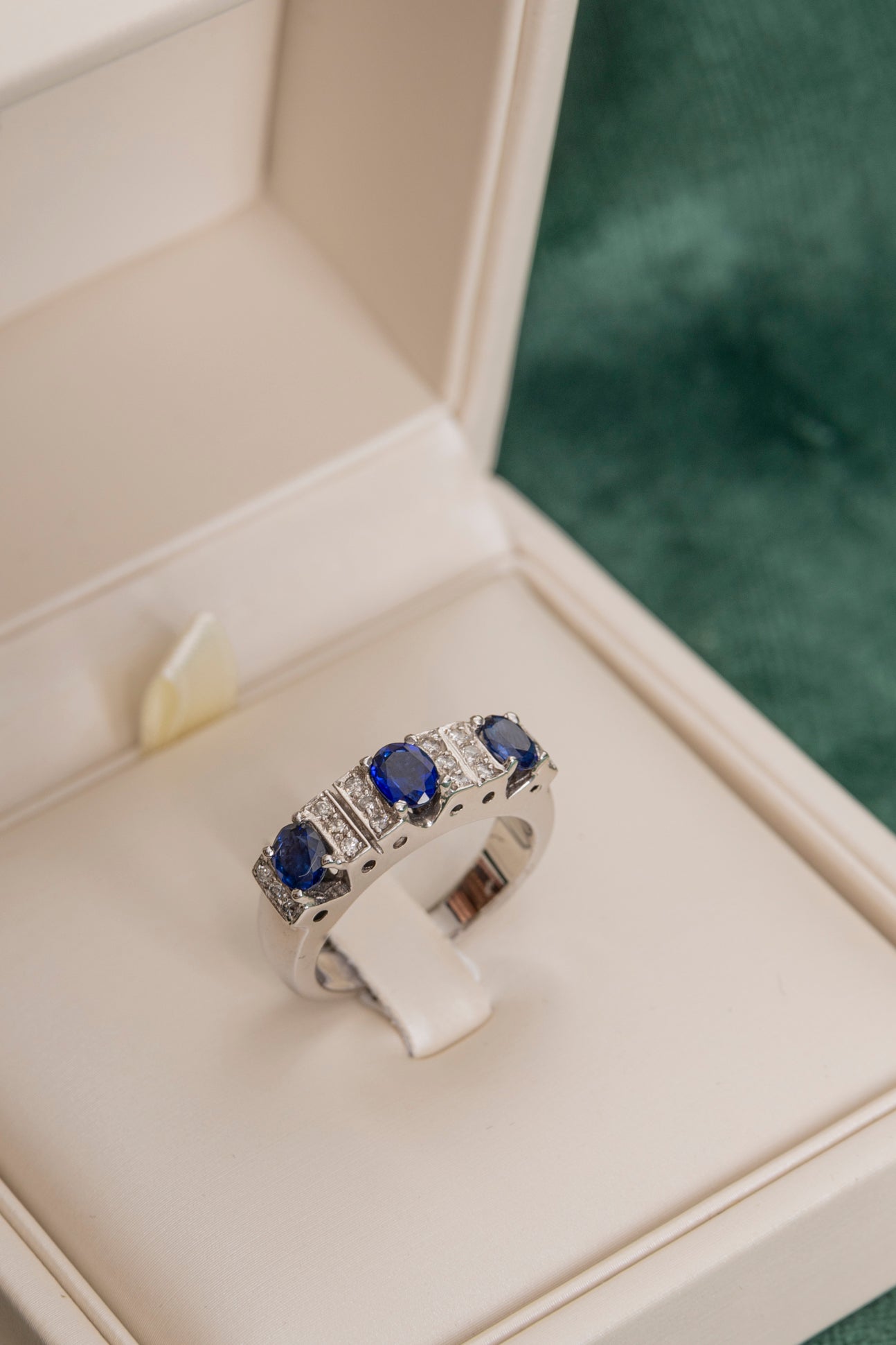 Cintillo Vintage de Zafiros y Diamantes