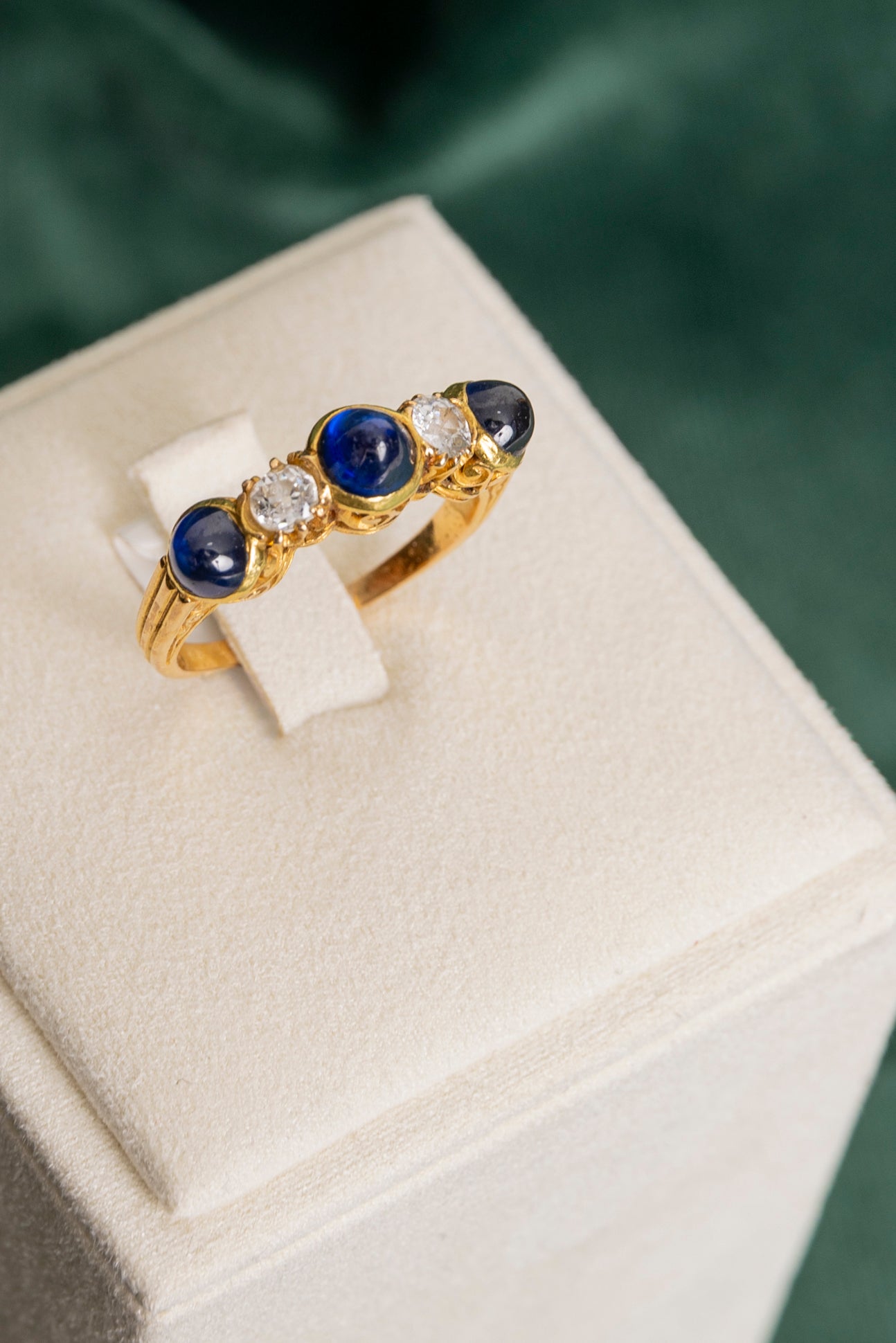 Cintillo Vintage de Zafiros y Diamantes