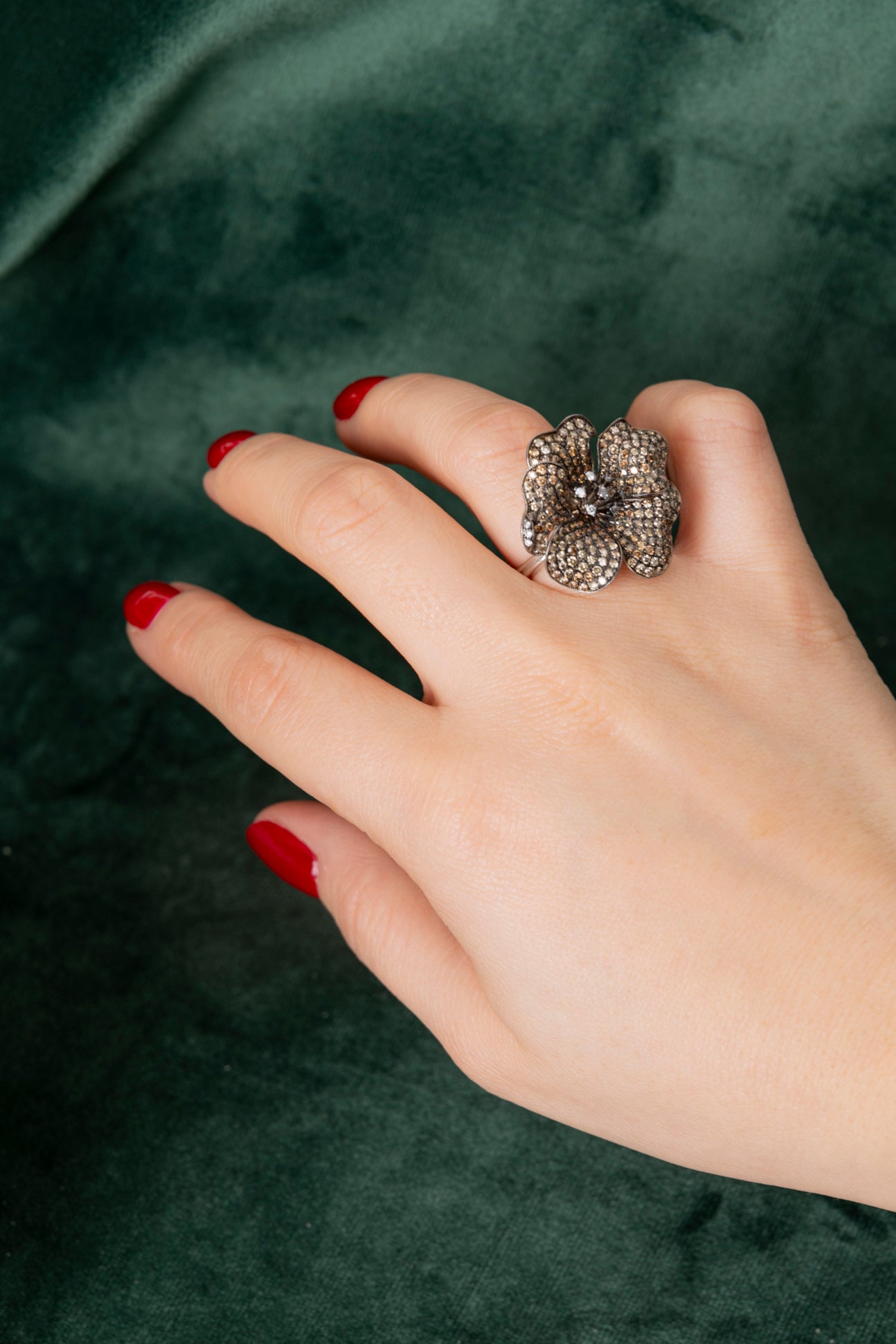 Conjunto de Pendientes y Sortija Flores de Diamantes Brown