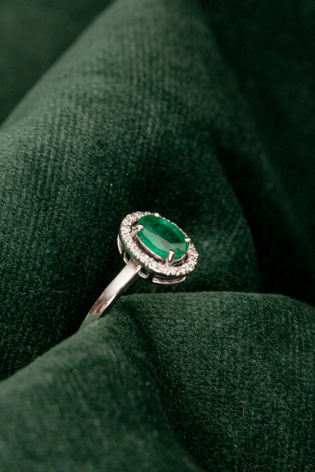 Sortija de Esmeralda con Diamantes