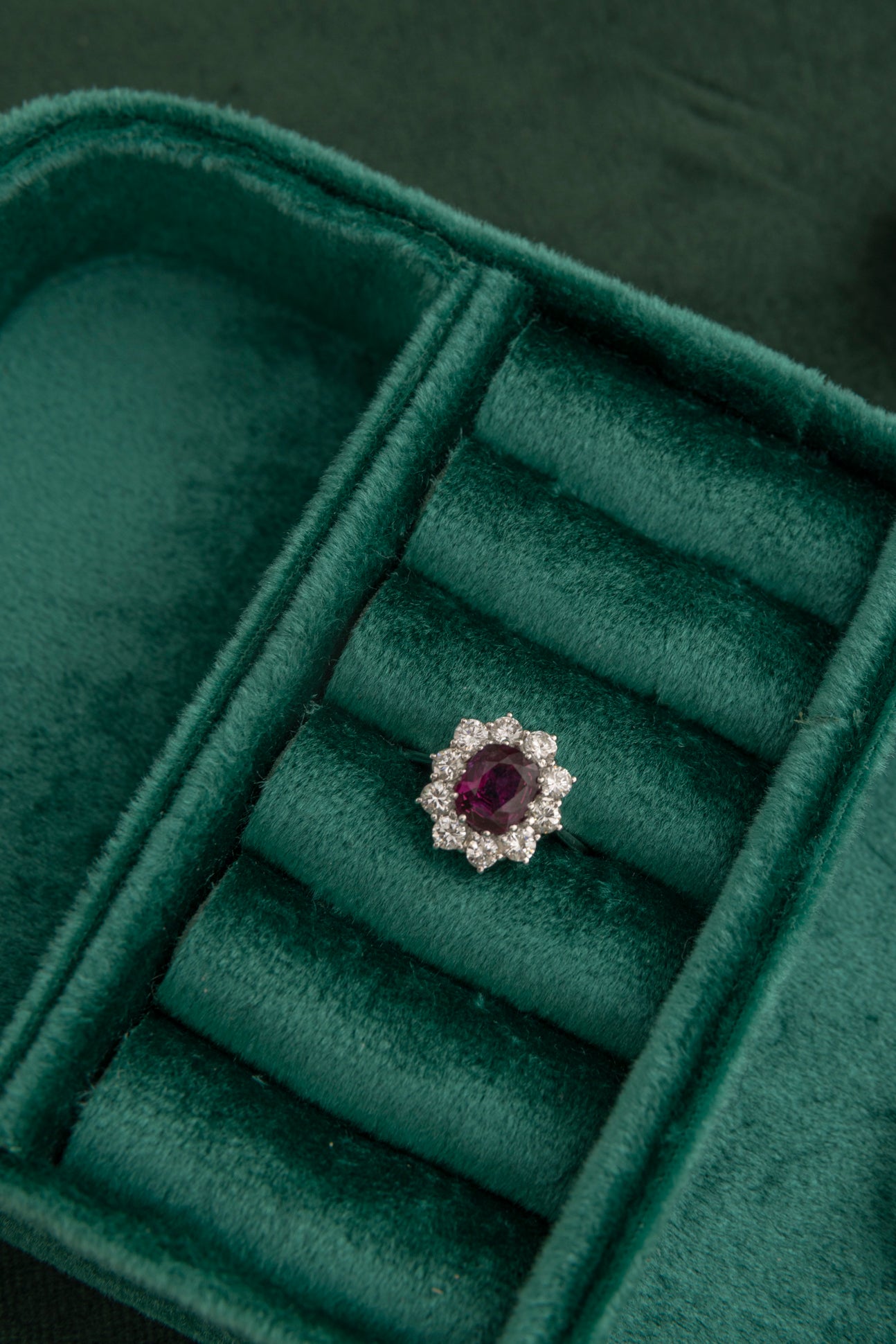 Sortija Roseta de Rubí y Diamantes