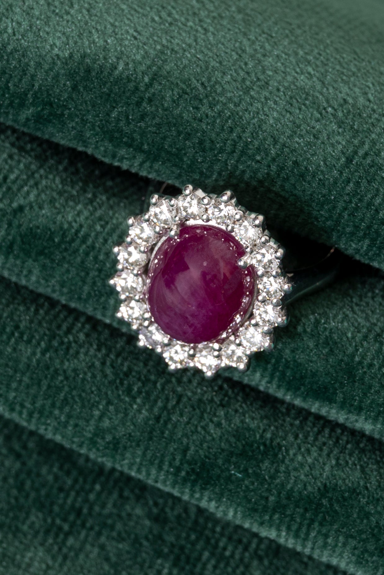 Sortija Roseta de Rubí y Diamantes