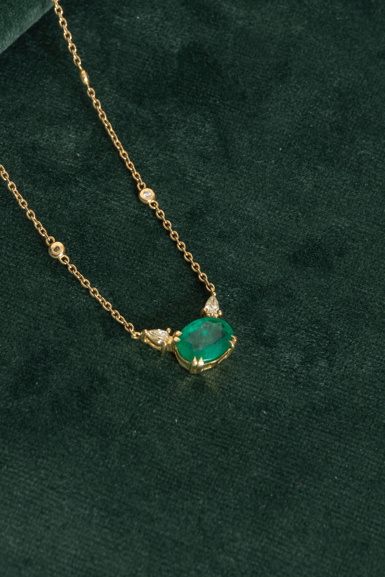 Gargantilla de Esmeralda y Diamantes