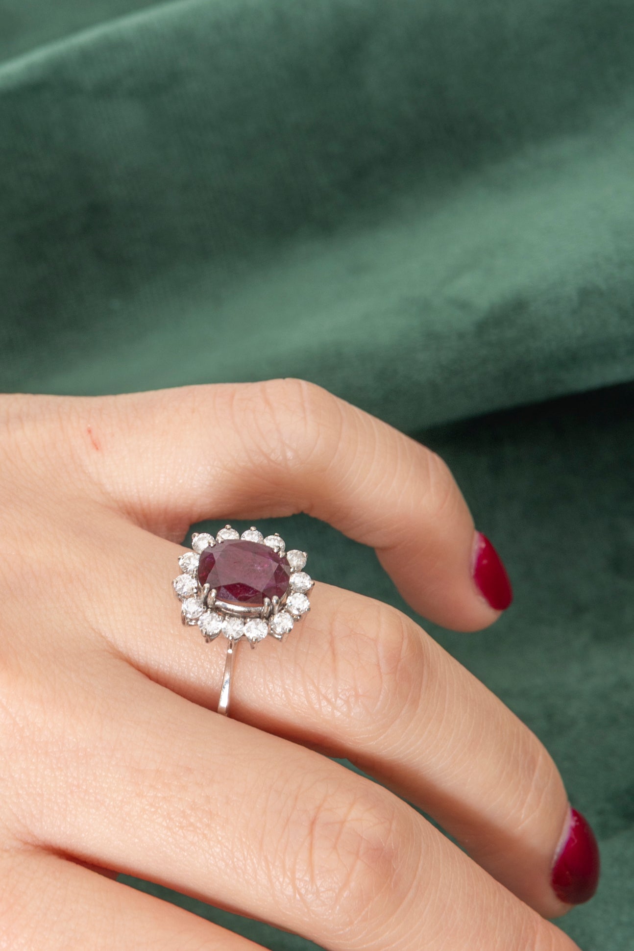 Sortija Roseta de Rubí y Diamantes