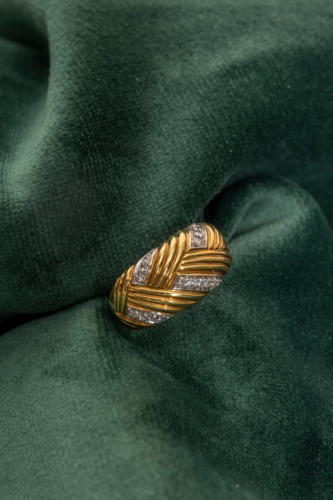 Sortija Gallonada con Diamantes