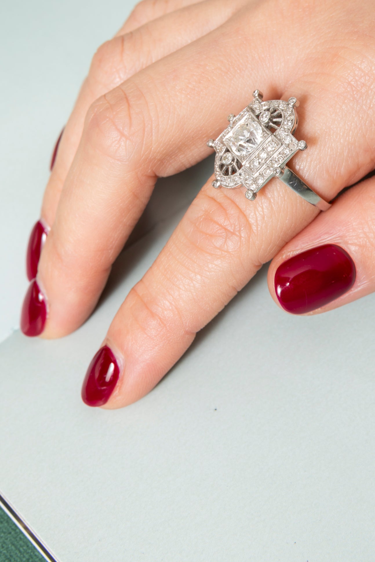 Sortija Art Dèco Platino y Diamantes