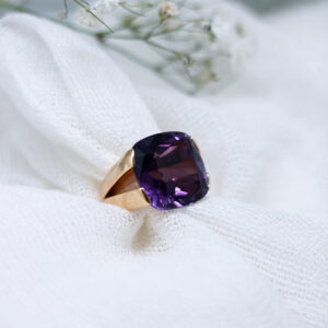 Sortija de Amatista.